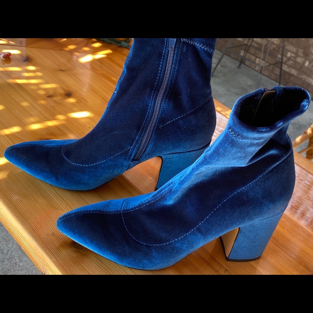 *CLOSET CLEAR OUT** Velvet Steve Madden Booties